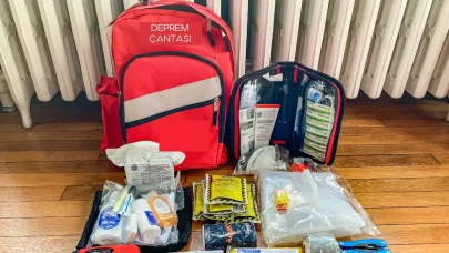 DEPREM ÇANTANIZ HAZIR MI? Hayat Kurtaran O Çantada Neler Olmalı? İşte Adım Adım Hazırlık Rehberi ve Tam Malzeme Listesi!