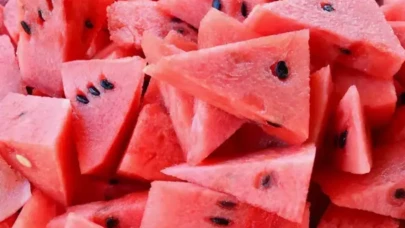 Uzman isim karpuzdaki büyük tehlikeyi açıkladı: Bunu yapmadan sakın yemeyin