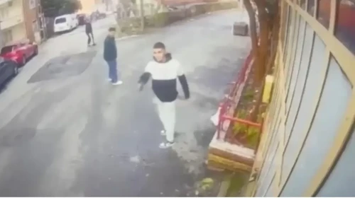 Berberde dehşet saçtı! Makine ile saçına çizik atan arkadaşına kurşun yağdırdı