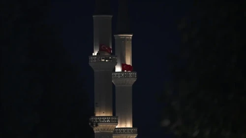 90 bin camiden eş zamanlı olarak sela okunacak