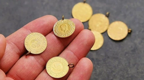 Düğün sezonu ve yatırımcı altın piyasasına yön veriyor: Kuyumculardan dikkat çeken değerlendirme!