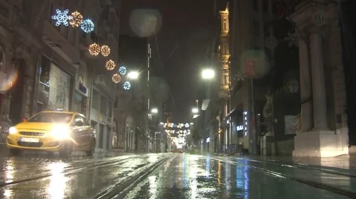 İstanbul'da sağanak yağış etkili oldu