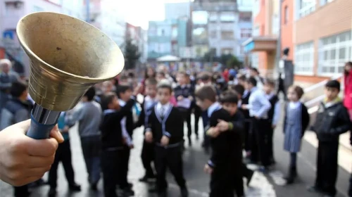2025 Okullar ne zaman açılacak? Okulların açılmasına kaç gün kaldı, ara tatil ne zaman başlıyor ve bitiyor?