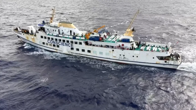 İsrail ordusu Özgürlük Filosu'na saldırdı