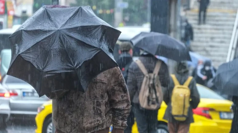 Hava Durumu Alarmı: Sıcaklık Düşerken Yağışlı Günler Yolda!
