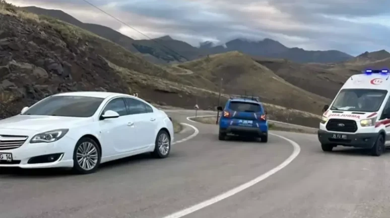 Bayburt-Erzurum sınırında uçak düştü! Ekipler seferber oldu